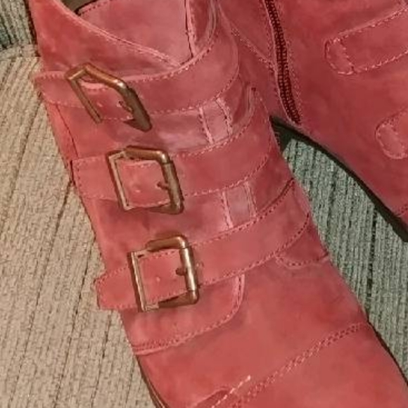 Earthies suede leather booties - Picture 5 of 13